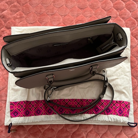 Authentic Tory Burch Robinson - Picture 4 of 6